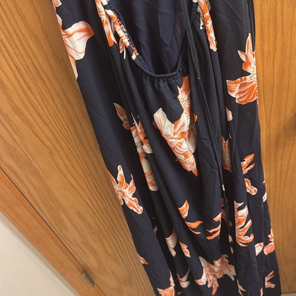 Simple floral maxi dress with amazing back size large - Picture 5 of 5